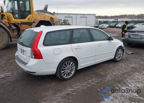 2009 Volvo V50 2.4I z USA, uszkodzony, nr VIN YV1MW390092465684